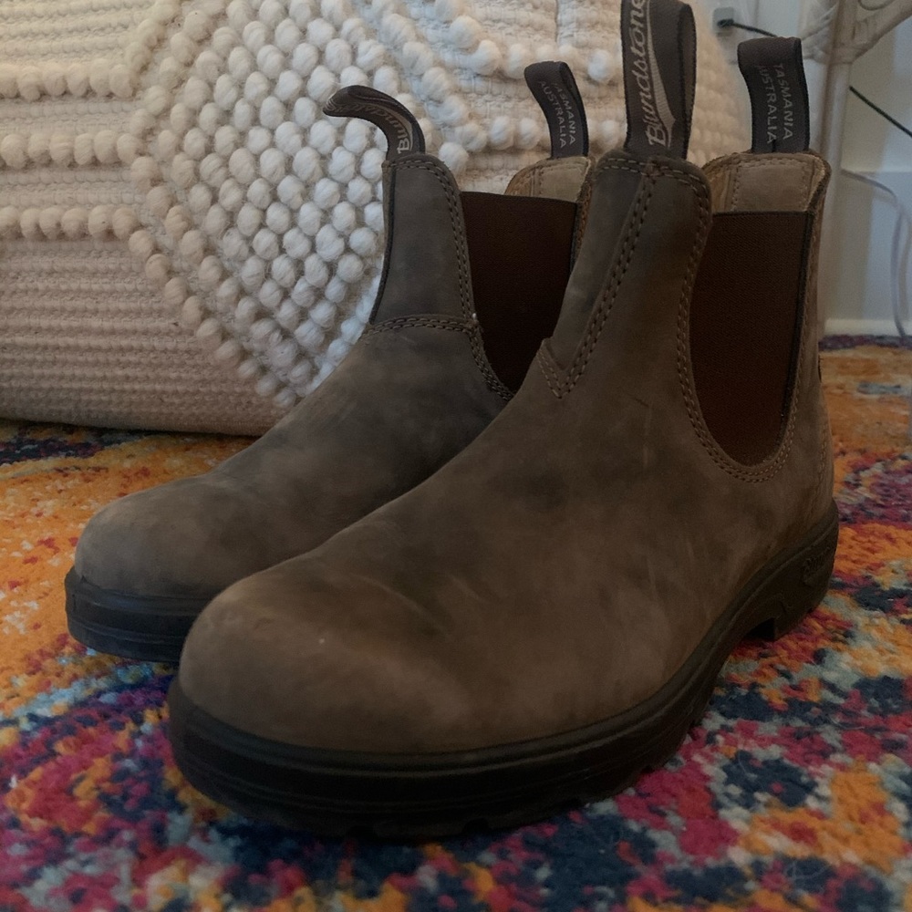 Blundstones ✨lightly worn !! love these shoes